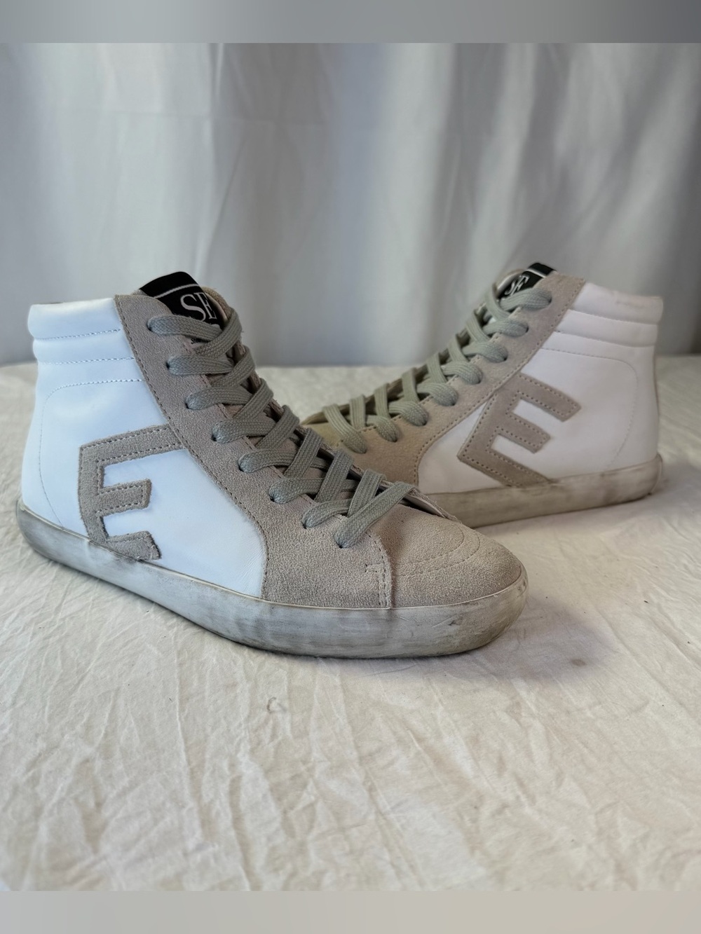 Sam Edelman Youth sz2 HighTop Sneakers LightGray&White E Logo GGStyle Distressed